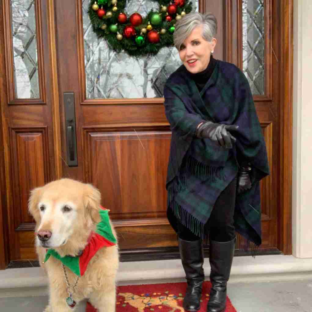 Bubba is here wearing his Xmas collar while I am sporting a black watch plaid wrap.  Both of us are getting in the spirit for buying great gifts for dog lovers.