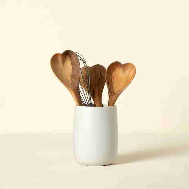 Heart-shaped handles on these beautiful wooden spoons.